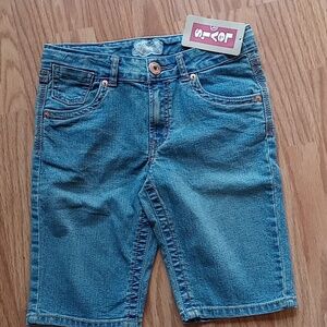 NWT Girls Size 16 Bermuda Jean Shorts Adjustable waistband hits above knee